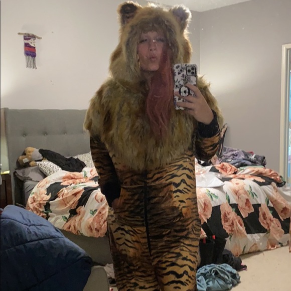 Meet Your Posher, Amy! - Picture 7 of 7